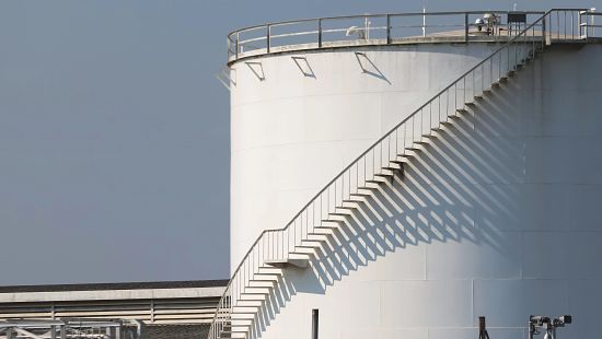 downstream crude oil tanker